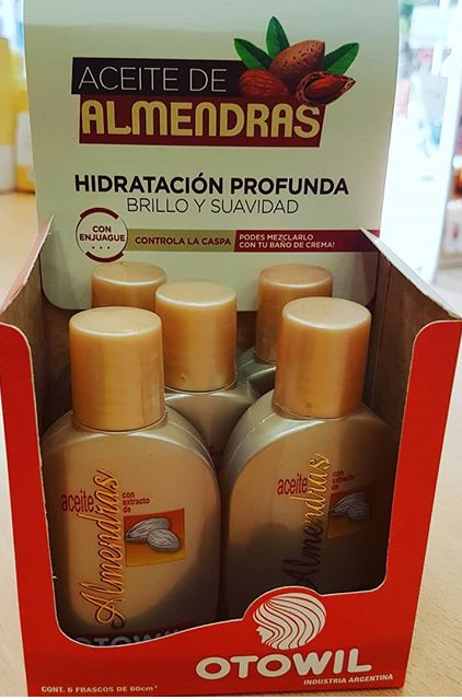 Aceite de almendras en frasco
