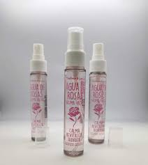 Bruma hidratante facial con Agua de Rosas